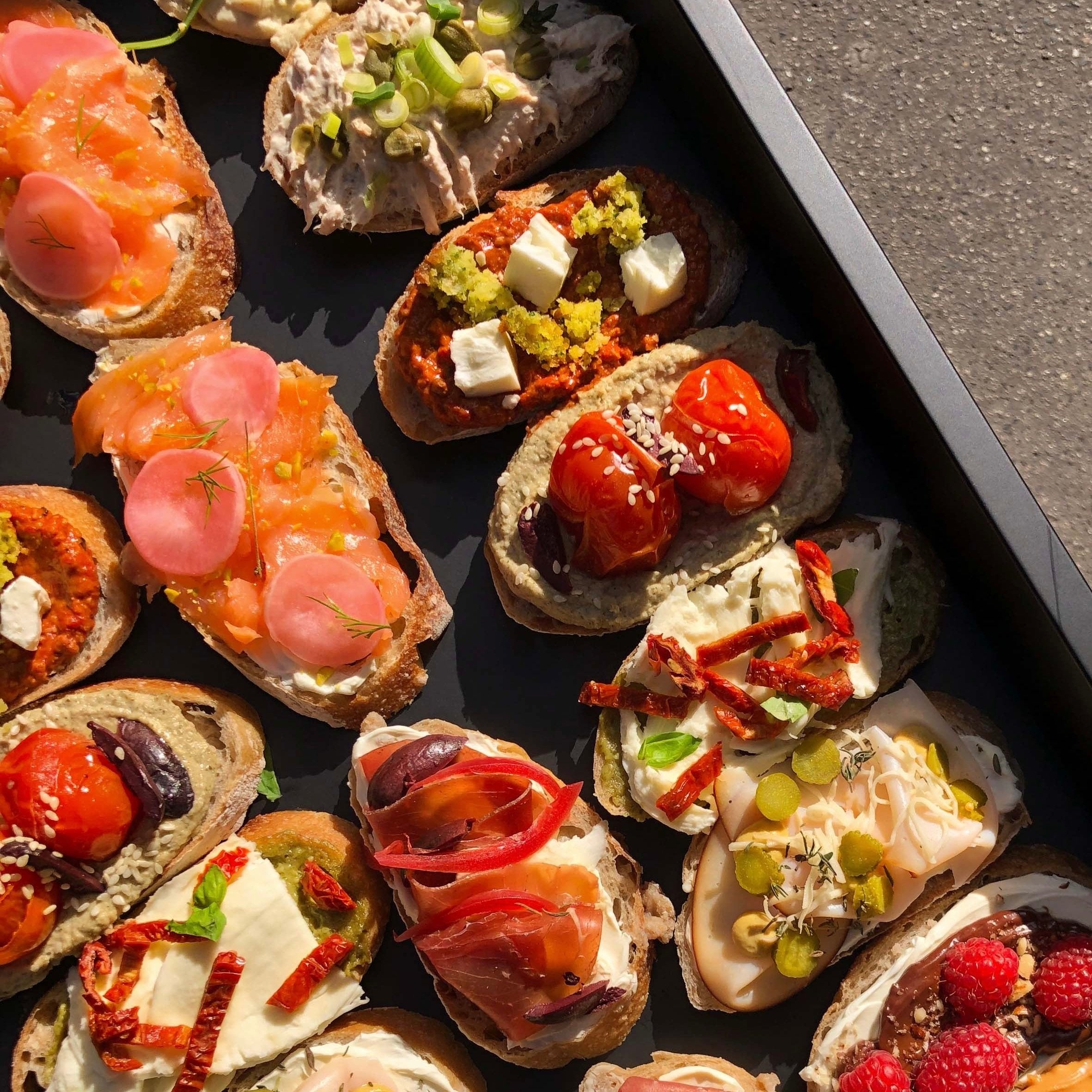 Gemischte Brötchen-Box